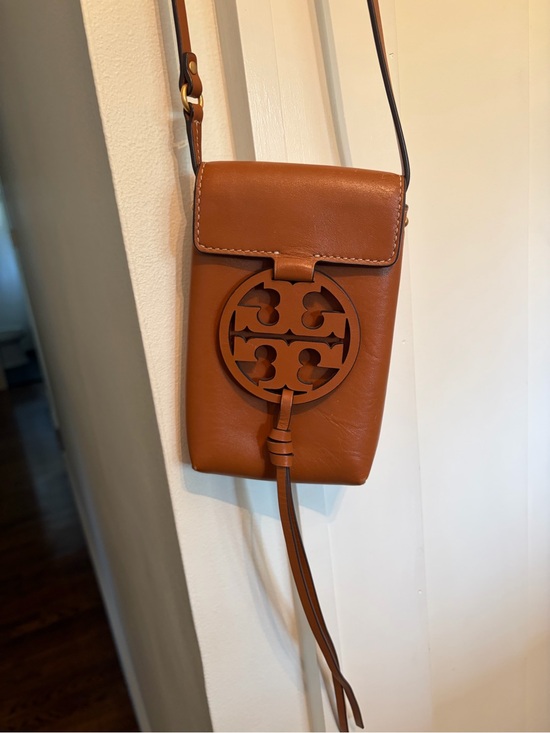 Tory Burch Handbags - Tory Burch Leather Miller Phone Crossbody in Chestnut